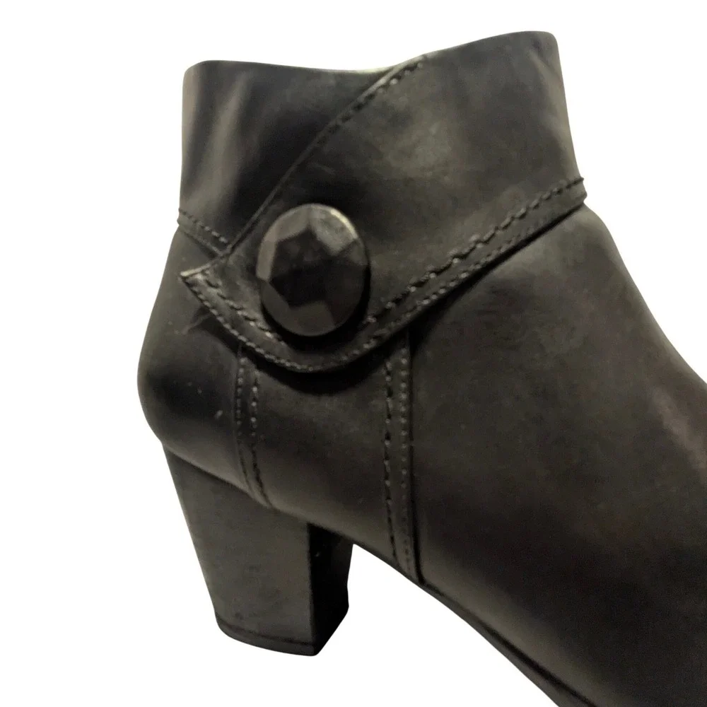 Michelle D Ankle Boots Women 8 Black Leather Button Side Zip Block Heel Booties‎